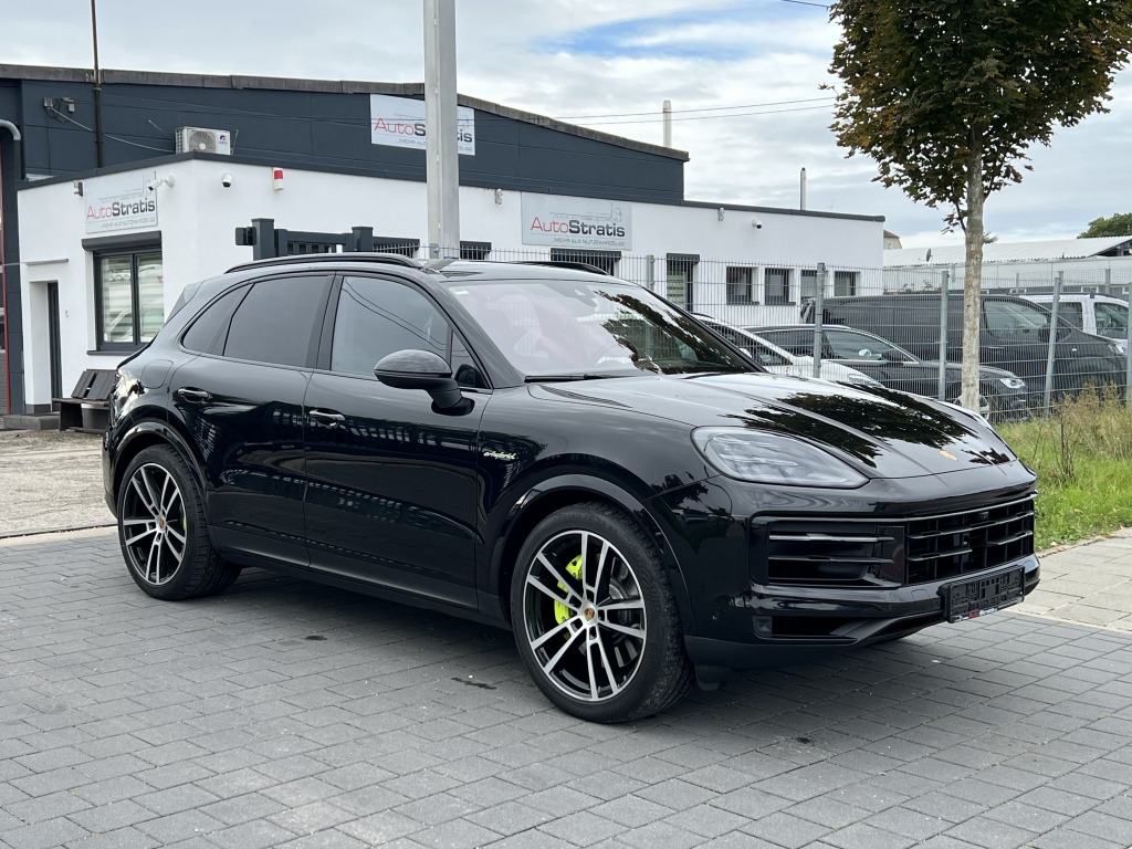 Porsche Cayenne S E-Hybrid InnoDrive HA-Lenk PDCC Burmes - SUV: afbeelding 1 Porsche Cayenne S E-Hybrid InnoDrive HA-Lenk PDCC Burmes - SUV: afbeelding 1