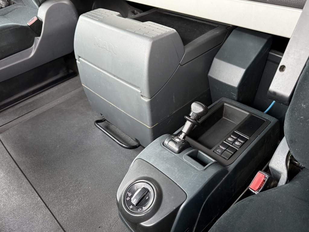 MAN TGX 18.440 XLX MEGA Klimaauto Motorbremse 2xTank - Trekker: afbeelding 4 MAN TGX 18.440 XLX MEGA Klimaauto Motorbremse 2xTank - Trekker: afbeelding 4