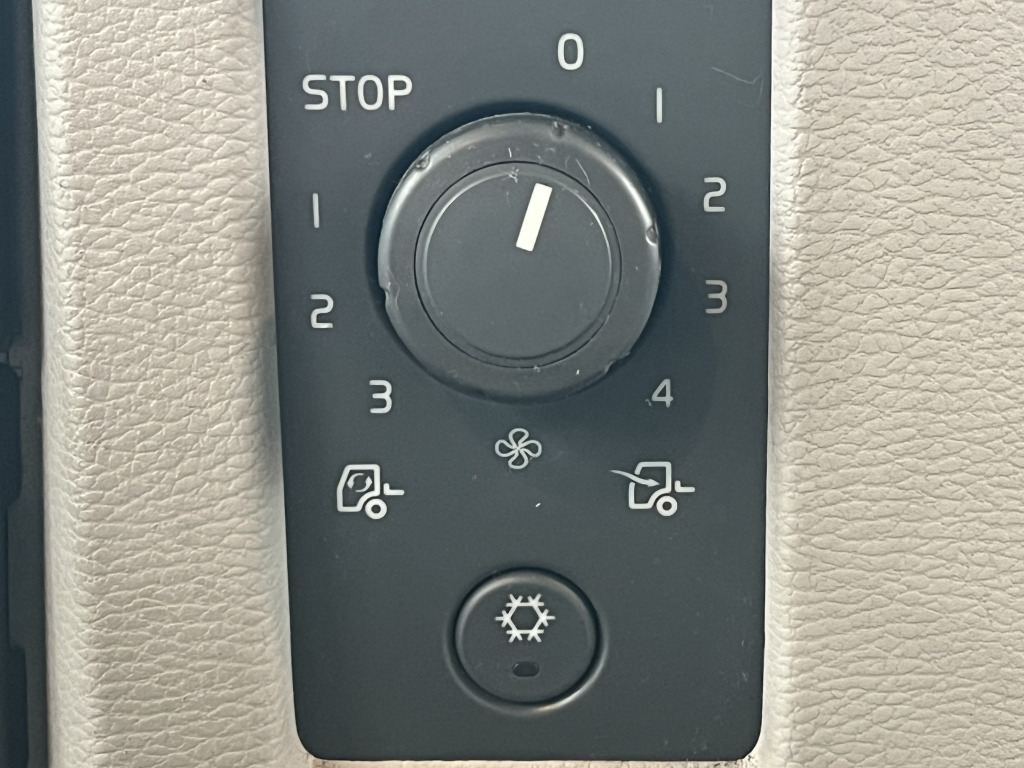 Volvo FL 260 7,2m LBW Klima Tempomat AHK Orig. 125'km - Schuifzeilen vrachtwagen: afbeelding 2 Volvo FL 260 7,2m LBW Klima Tempomat AHK Orig. 125'km - Schuifzeilen vrachtwagen: afbeelding 2