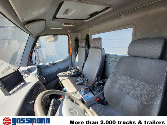 Unimog U 20 4x4, Zapfwelle, Kran Hiab 022D-3 HiDuo, - Bestelwagen: afbeelding 2 Unimog U 20 4x4, Zapfwelle, Kran Hiab 022D-3 HiDuo, - Bestelwagen: afbeelding 2