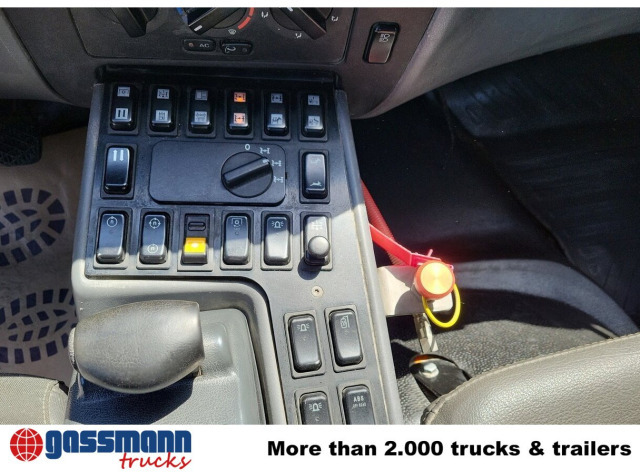 Unimog U 20 4x4, Zapfwelle, Kran Hiab 022D-3 HiDuo, - Bestelwagen: afbeelding 5 Unimog U 20 4x4, Zapfwelle, Kran Hiab 022D-3 HiDuo, - Bestelwagen: afbeelding 5