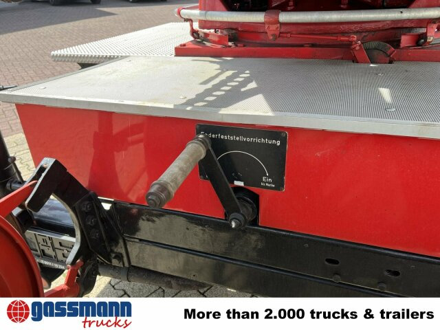 Mercedes-Benz LF 311 3250/3500 - Oldtimer Feuerwehrfahrzeug - Brandweerwagen: afbeelding 4 Mercedes-Benz LF 311 3250/3500 - Oldtimer Feuerwehrfahrzeug - Brandweerwagen: afbeelding 4