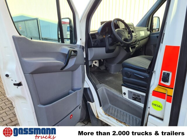 Mercedes-Benz Sprinter 316 KA 4x2, Rettungswagen - Gesloten bestelwagen: afbeelding 4 Mercedes-Benz Sprinter 316 KA 4x2, Rettungswagen - Gesloten bestelwagen: afbeelding 4