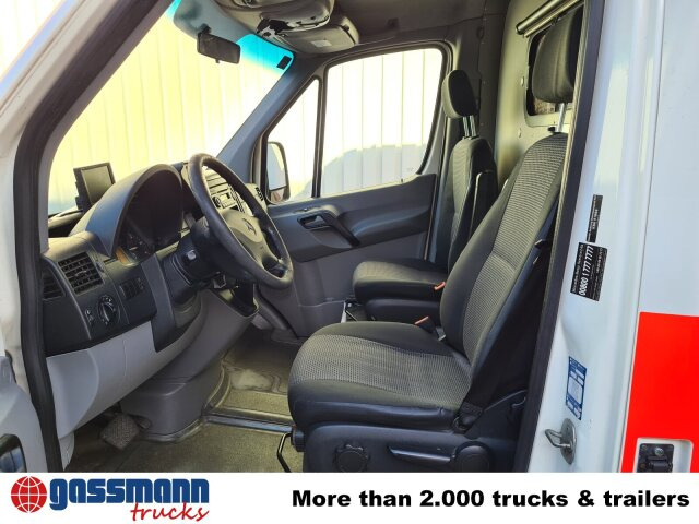 Mercedes-Benz Sprinter 316 KA 4x2, Rettungswagen - Gesloten bestelwagen: afbeelding 5 Mercedes-Benz Sprinter 316 KA 4x2, Rettungswagen - Gesloten bestelwagen: afbeelding 5