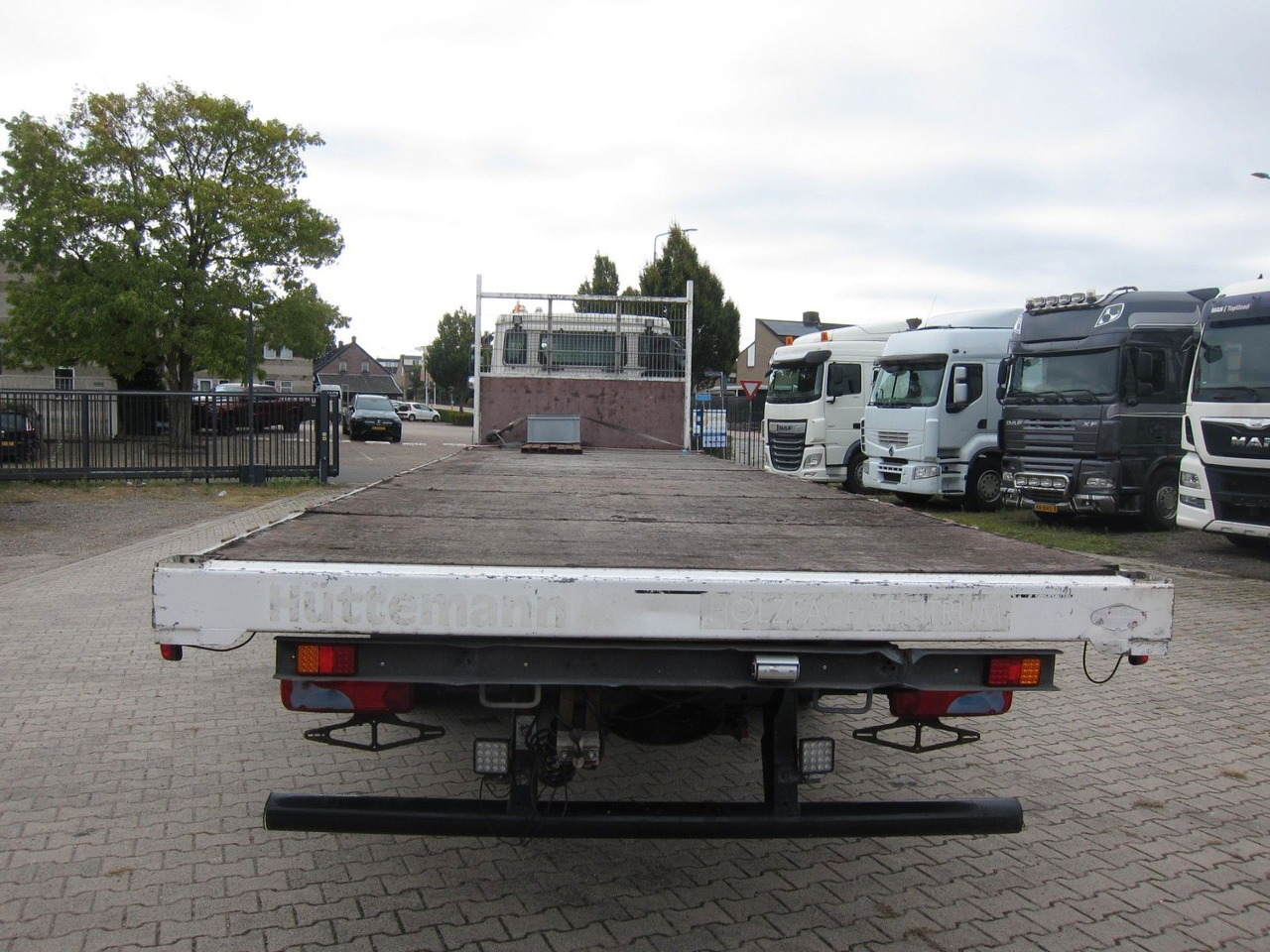 MAN TGM 26 340 6X2*4 BL Plateau Manual - Vrachtwagen met open laadbak: afbeelding 4 MAN TGM 26 340 6X2*4 BL Plateau Manual - Vrachtwagen met open laadbak: afbeelding 4