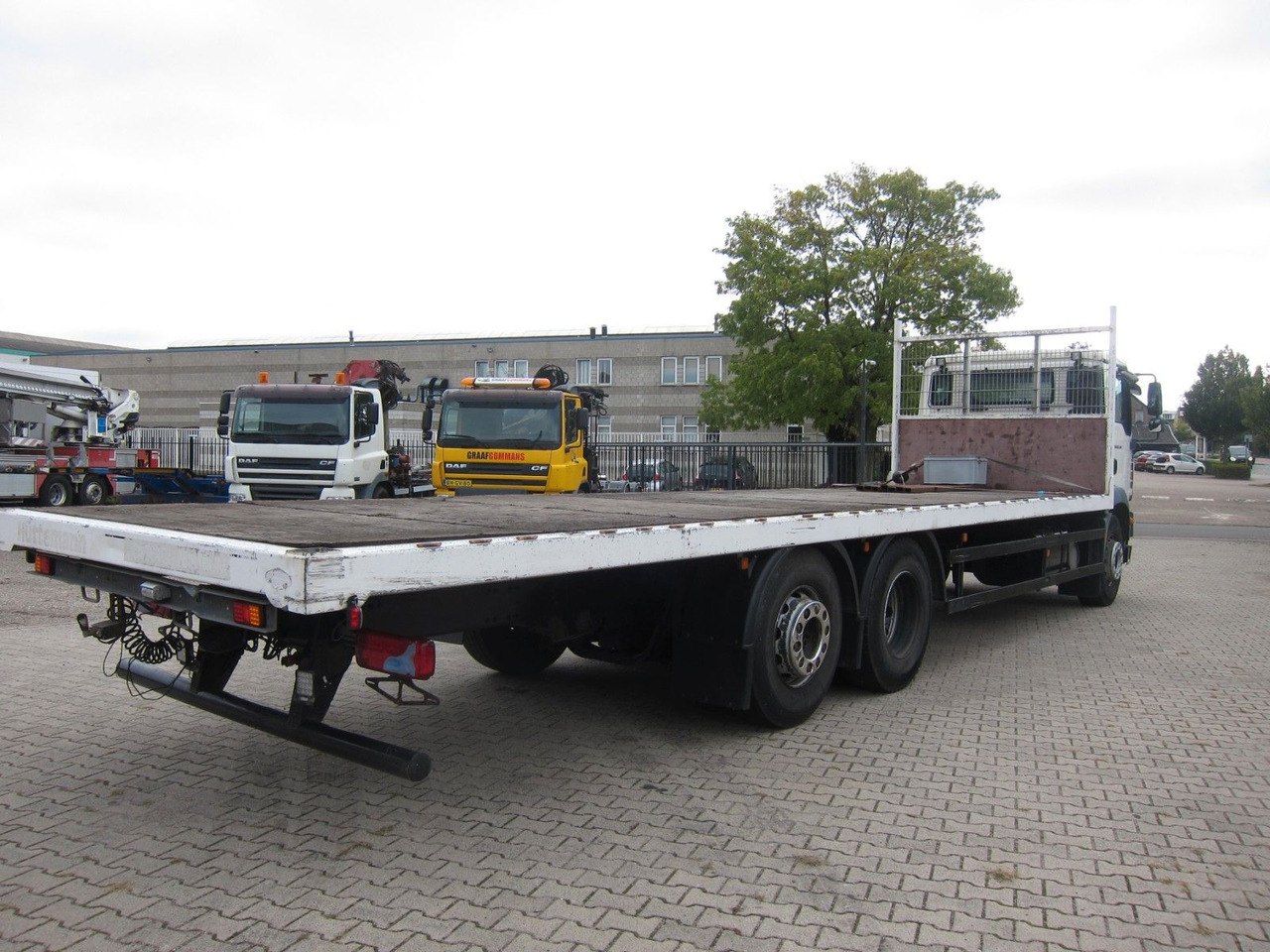 MAN TGM 26 340 6X2*4 BL Plateau Manual - Vrachtwagen met open laadbak: afbeelding 5 MAN TGM 26 340 6X2*4 BL Plateau Manual - Vrachtwagen met open laadbak: afbeelding 5