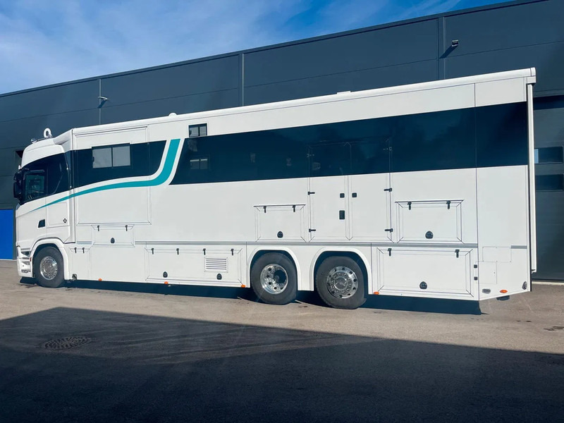 Scania S590 V8 6x2 Camper / Motorhome - New 2025 - Garage - Slide out - - Camper: afbeelding 5 Scania S590 V8 6x2 Camper / Motorhome - New 2025 - Garage - Slide out - - Camper: afbeelding 5