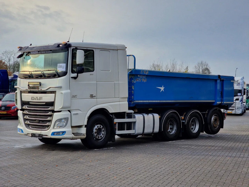 DAF XF 510 Ginaf 8x4*4 - Tipper - Euro 6 - Steering axle - Steel front suspension - Kipper vrachtwagen: afbeelding 4 DAF XF 510 Ginaf 8x4*4 - Tipper - Euro 6 - Steering axle - Steel front suspension - Kipper vrachtwagen: afbeelding 4