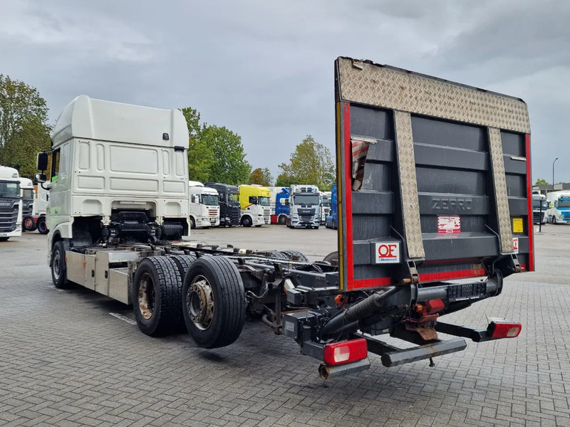DAF XF 530 SuperSpaceCab 6x2*4 - Chassis 740 cm - Loadlift - Steering axle - Leather - - Chassis vrachtwagen: afbeelding 5 DAF XF 530 SuperSpaceCab 6x2*4 - Chassis 740 cm - Loadlift - Steering axle - Leather - - Chassis vrachtwagen: afbeelding 5