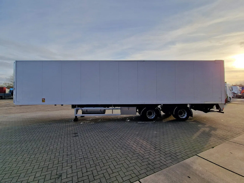 GS Meppel Ravenhorst - Chicken Transport - Frigo/Conditioned - Loadlift -Steering axle - Veewagen oplegger: afbeelding 4 GS Meppel Ravenhorst - Chicken Transport - Frigo/Conditioned - Loadlift -Steering axle - Veewagen oplegger: afbeelding 4