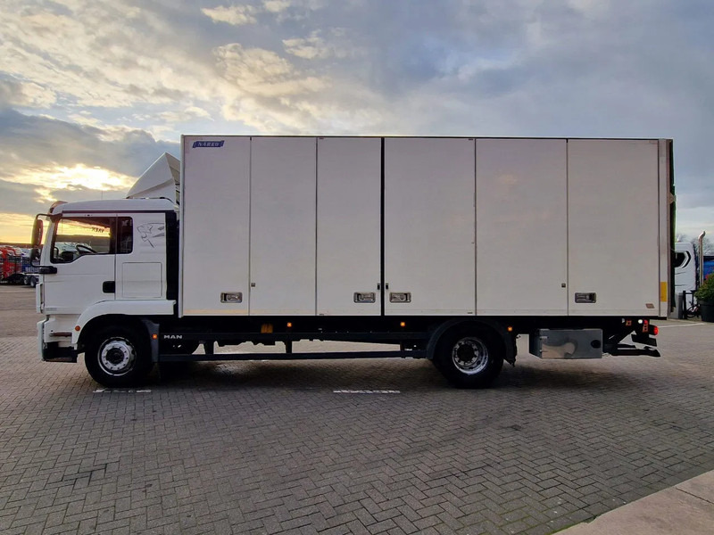 MAN TGM 18.290 4x2 - Sleepercab - Box with sidedoors - Loadlift - Full air - Euro 6 - Automatic - Bakwagen: afbeelding 4 MAN TGM 18.290 4x2 - Sleepercab - Box with sidedoors - Loadlift - Full air - Euro 6 - Automatic - Bakwagen: afbeelding 4