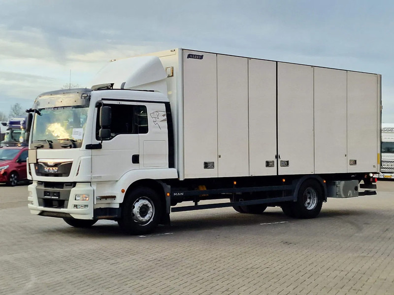 MAN TGM 18.290 4x2 - Sleepercab - Box with sidedoors - Loadlift - Full air - Euro 6 - Automatic - Bakwagen: afbeelding 3 MAN TGM 18.290 4x2 - Sleepercab - Box with sidedoors - Loadlift - Full air - Euro 6 - Automatic - Bakwagen: afbeelding 3