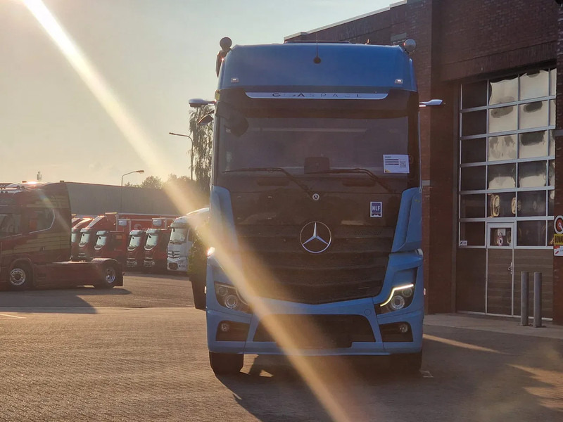 Mercedes-Benz Actros 2553 6x2 - BDF - Retarder - 4.90 WB - Loadlift - Full air - Containertransporter/ Wissellaadbak vrachtwagen: afbeelding 2 Mercedes-Benz Actros 2553 6x2 - BDF - Retarder - 4.90 WB - Loadlift - Full air - Containertransporter/ Wissellaadbak vrachtwagen: afbeelding 2