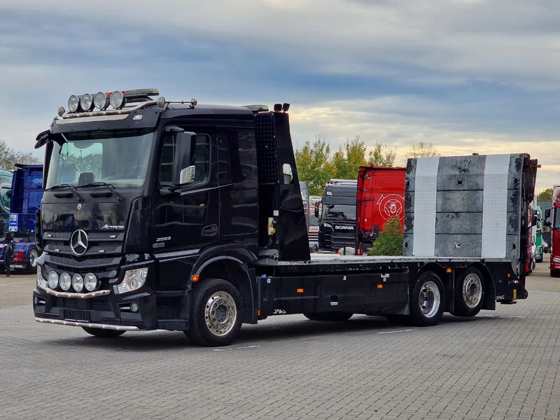 Mercedes-Benz Actros 2553 6x2 - Flabad hydraulic ramps/extension - Winch - Camera - Machine mover - Autovrachtwagen vrachtwagen: afbeelding 4 Mercedes-Benz Actros 2553 6x2 - Flabad hydraulic ramps/extension - Winch - Camera - Machine mover - Autovrachtwagen vrachtwagen: afbeelding 4