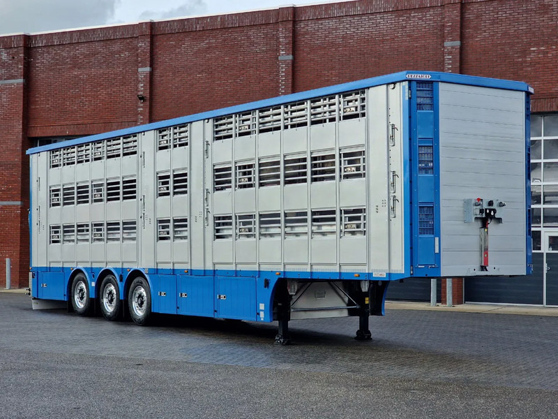 Pezzaioli New 3 stock livestock trailer 95.4M2 - Water & Ventilation - Lifting floors - Lifting roof - Lift axle - Veewagen oplegger: afbeelding 2 Pezzaioli New 3 stock livestock trailer 95.4M2 - Water & Ventilation - Lifting floors - Lifting roof - Lift axle - Veewagen oplegger: afbeelding 2