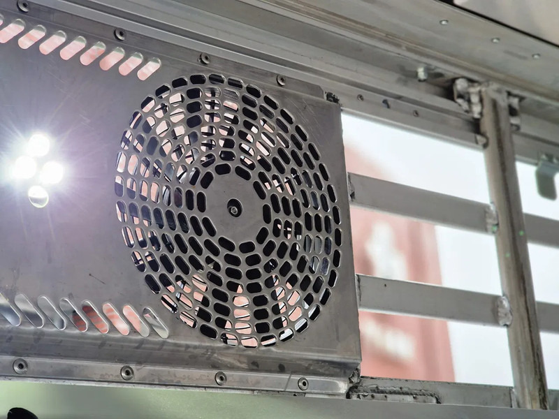 Nieuw Veewagen vrachtwagen Renault Midlum D210 4x2 - NEW - Pezzaioli 1 deck - Ventilation - 17.9M2 - Ramp - Euro6d: afbeelding 12 Nieuw Veewagen vrachtwagen Renault Midlum D210 4x2 - NEW - Pezzaioli 1 deck - Ventilation - 17.9M2 - Ramp - Euro6d: afbeelding 12