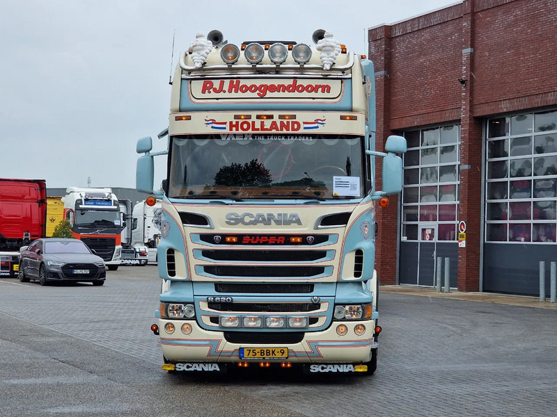 Scania R620 Topline 8x4 - Retarder - Full air - Custom interior - Show truck - HUB reduction - Chassis vrachtwagen: afbeelding 2 Scania R620 Topline 8x4 - Retarder - Full air - Custom interior - Show truck - HUB reduction - Chassis vrachtwagen: afbeelding 2