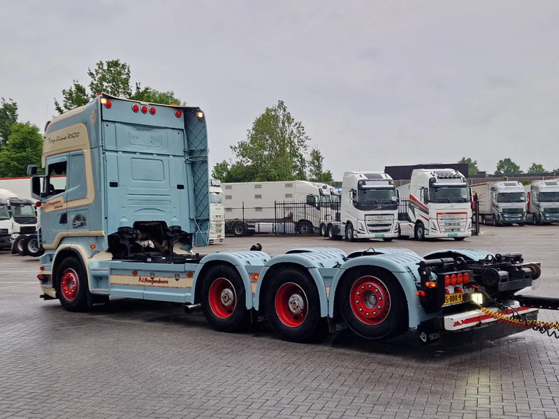 Scania R620 Topline 8x4 - Retarder - Full air - Custom interior - Show truck - HUB reduction - Chassis vrachtwagen: afbeelding 4 Scania R620 Topline 8x4 - Retarder - Full air - Custom interior - Show truck - HUB reduction - Chassis vrachtwagen: afbeelding 4