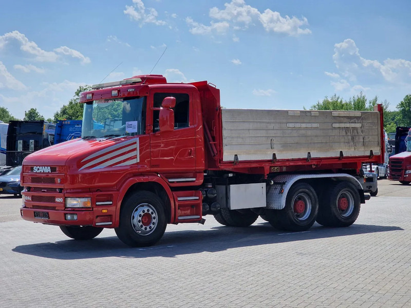 Scania T124-420 6x4 - Tipper - Retarder - Full steel - HUB Reduction - Manual gearbox - Kipper vrachtwagen: afbeelding 5 Scania T124-420 6x4 - Tipper - Retarder - Full steel - HUB Reduction - Manual gearbox - Kipper vrachtwagen: afbeelding 5
