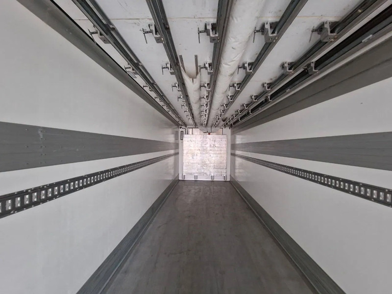 Isotherm oplegger Schmitz Cargobull SCB*S3B - Thermoking SLXe 200 - Rohrbahnen / Meat rails - Lift axle - SAF Axle: afbeelding 13 Isotherm oplegger Schmitz Cargobull SCB*S3B - Thermoking SLXe 200 - Rohrbahnen / Meat rails - Lift axle - SAF Axle: afbeelding 13