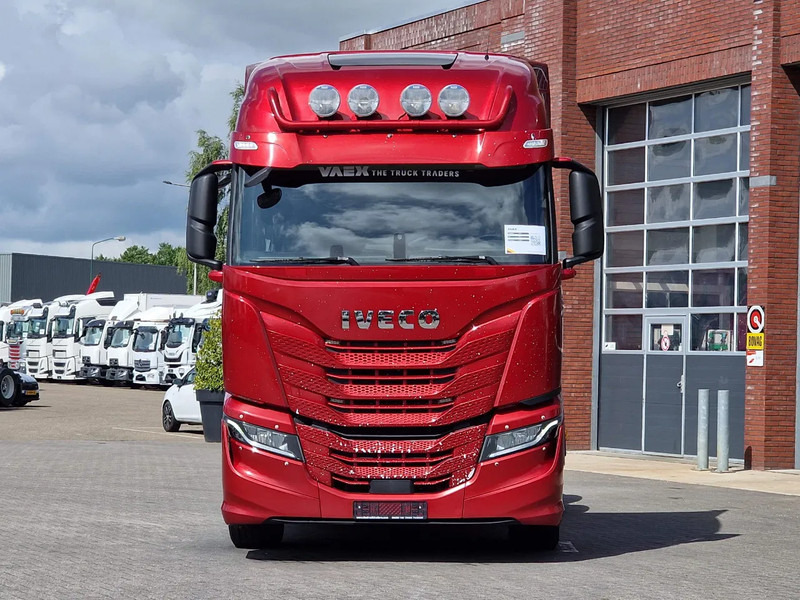 Iveco S-WAY 570 6x2 - Retarder - Full air - 3.20 WB - Navi - Trekker: afbeelding 2 Iveco S-WAY 570 6x2 - Retarder - Full air - 3.20 WB - Navi - Trekker: afbeelding 2