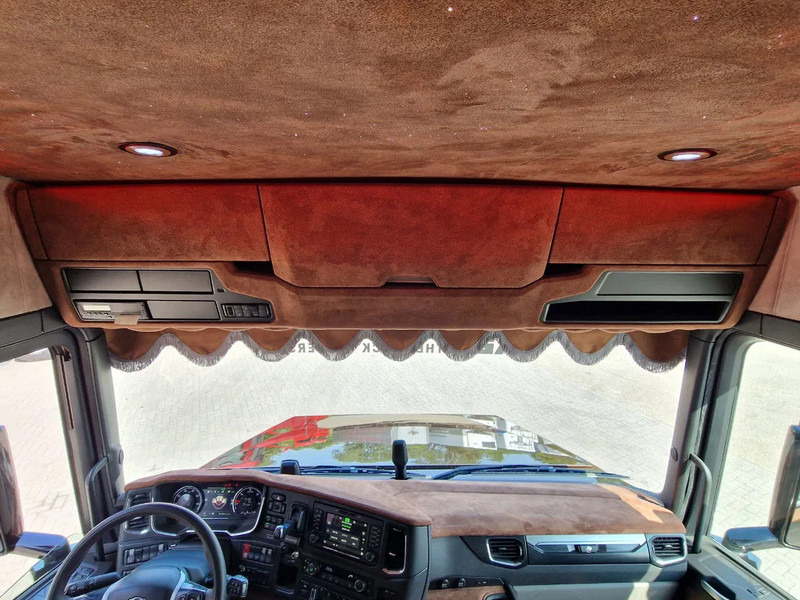 Trekker Scania 520ST V8 NGS 6x2 TUFT Torpedo - New Build & Paint - New BUFFL interior - Show truck: afbeelding 16