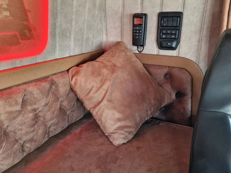 Trekker Scania 520ST V8 NGS 6x2 TUFT Torpedo - New Build & Paint - New BUFFL interior - Show truck: afbeelding 19