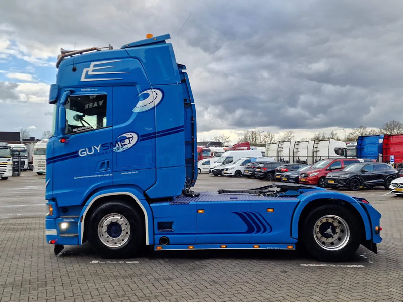 Scania S500 NGS Highline 4x2 - PTO/Hydraulic - Retarder - Custom exterior - Full air - Leather - Navi - Trekker: afbeelding 4 Scania S500 NGS Highline 4x2 - PTO/Hydraulic - Retarder - Custom exterior - Full air - Leather - Navi - Trekker: afbeelding 4