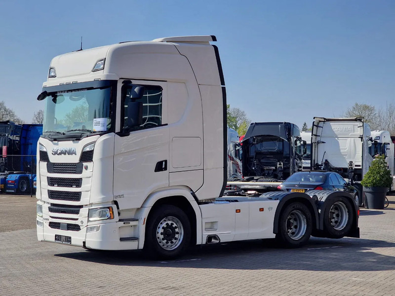Scania S580 V8 NGS Highline 6x2 - Retarder - Full air - 3.15 WB - Navi - Led - Trekker: afbeelding 3 Scania S580 V8 NGS Highline 6x2 - Retarder - Full air - 3.15 WB - Navi - Led - Trekker: afbeelding 3
