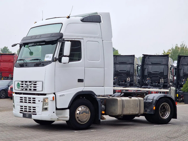 Volvo FH 13.440 Globetrotter XL 4x2 - Manual gearbox - Euro 5 - Low KM - Trekker: afbeelding 3 Volvo FH 13.440 Globetrotter XL 4x2 - Manual gearbox - Euro 5 - Low KM - Trekker: afbeelding 3