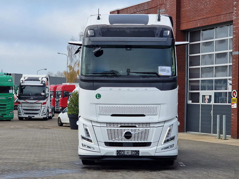 Volvo FH 13.500 Aero Globetrotter XL 4x2 - I Save - I parkcool - 2x tank - Mirror cams - Trekker: afbeelding 2 Volvo FH 13.500 Aero Globetrotter XL 4x2 - I Save - I parkcool - 2x tank - Mirror cams - Trekker: afbeelding 2