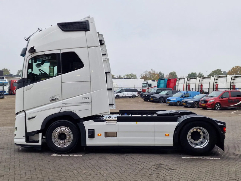 Volvo FH 16 780 Aero Globetrotter XL 4x2 - NEW - Full spec - Retarder - Full air - 2x tank - Trekker: afbeelding 4 Volvo FH 16 780 Aero Globetrotter XL 4x2 - NEW - Full spec - Retarder - Full air - 2x tank - Trekker: afbeelding 4