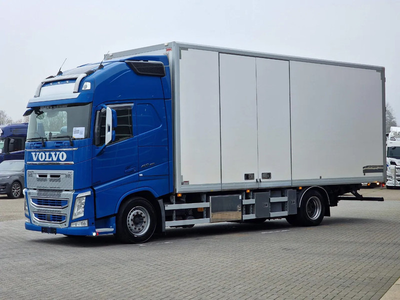 Volvo FH 13.460 Globetrotter XL 4x2 - Box with side doors - Manual gearbox - Full air - Bakwagen: afbeelding 3 Volvo FH 13.460 Globetrotter XL 4x2 - Box with side doors - Manual gearbox - Full air - Bakwagen: afbeelding 3