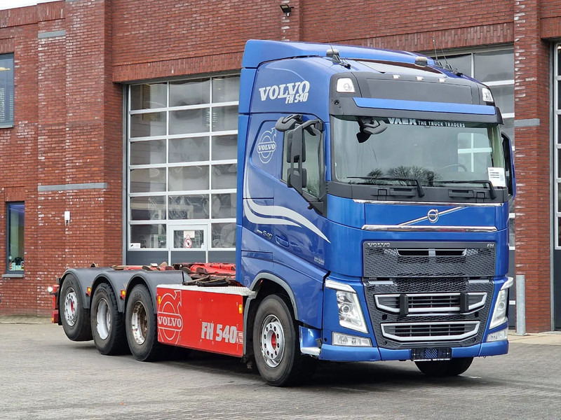 Volvo FH 13.540 Globetrotter 8x4*4 - HIAB Hook 22T - Full air - Work remote - Haakarmsysteem vrachtwagen: afbeelding 3 Volvo FH 13.540 Globetrotter 8x4*4 - HIAB Hook 22T - Full air - Work remote - Haakarmsysteem vrachtwagen: afbeelding 3