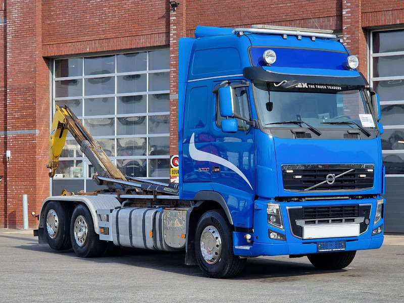Volvo FH 16.700 Globetrotter 6x2*4 - Palfinger T20 Hook - Retarder - Steering axle - Haakarmsysteem vrachtwagen: afbeelding 2 Volvo FH 16.700 Globetrotter 6x2*4 - Palfinger T20 Hook - Retarder - Steering axle - Haakarmsysteem vrachtwagen: afbeelding 2