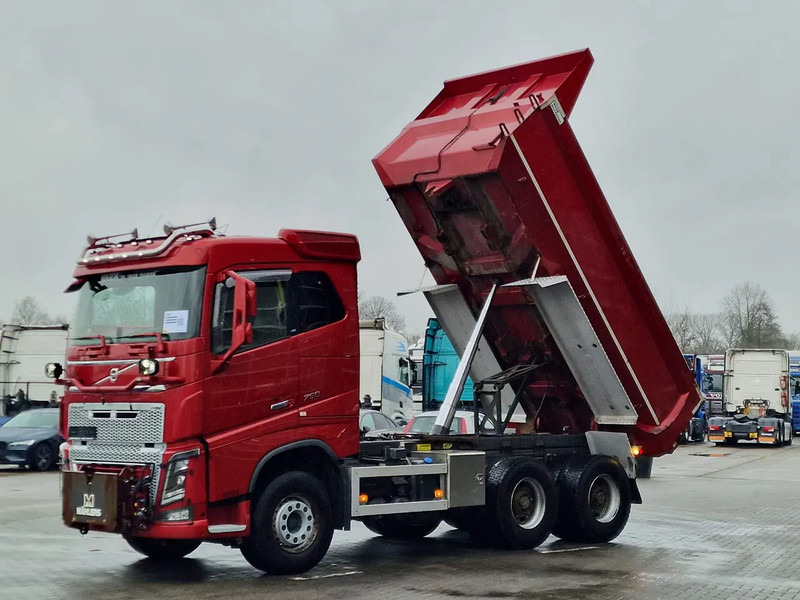 Volvo FH 16.750 6x4 Tipper - Retarder - HUB reduction - Full air - Kipper vrachtwagen: afbeelding 4 Volvo FH 16.750 6x4 Tipper - Retarder - HUB reduction - Full air - Kipper vrachtwagen: afbeelding 4
