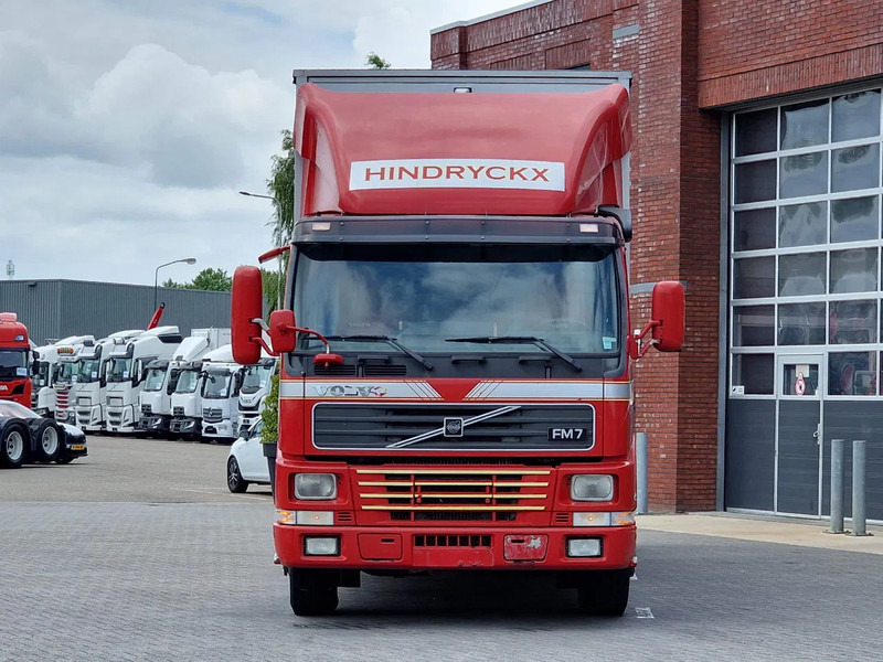Volvo FM 250 4x- Livestock 2 deck - Lifting floors - Loadlift - Manual gearbox - Veewagen vrachtwagen: afbeelding 2 Volvo FM 250 4x- Livestock 2 deck - Lifting floors - Loadlift - Manual gearbox - Veewagen vrachtwagen: afbeelding 2