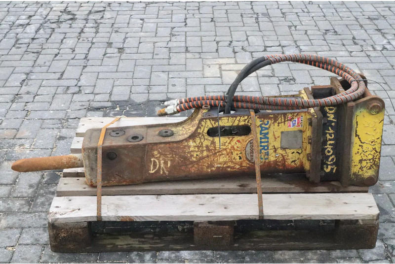 Soosan SB30II TS-9 | S40 | 2.5 TO 4.5 TON | HYDRAULIC BREAKER - Aanbouwdeel voor Bouwmachine: afbeelding 4 Soosan SB30II TS-9 | S40 | 2.5 TO 4.5 TON | HYDRAULIC BREAKER - Aanbouwdeel voor Bouwmachine: afbeelding 4