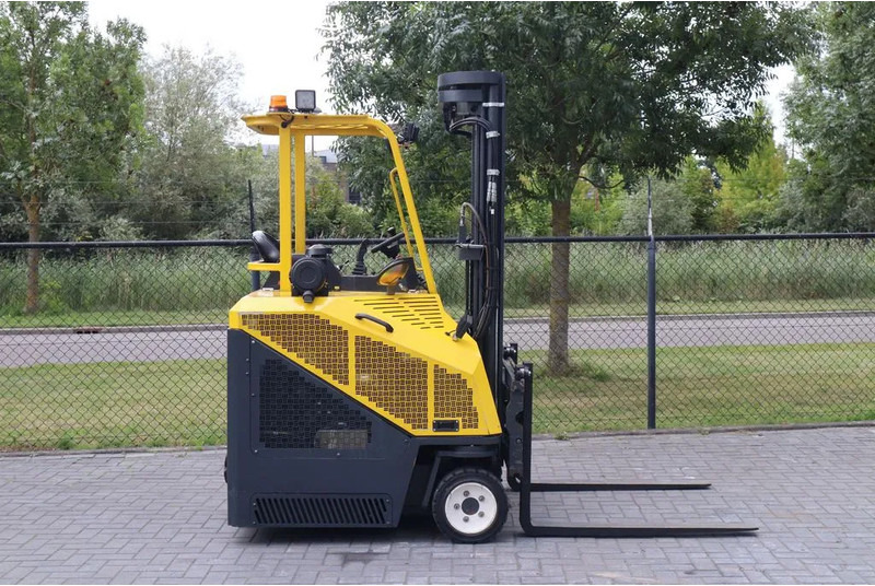 Combilift CB3000 | 2.5 TON | 6 METER | TRIPLEX | SIDESHIFT - 4-weg zijlader: afbeelding 4 Combilift CB3000 | 2.5 TON | 6 METER | TRIPLEX | SIDESHIFT - 4-weg zijlader: afbeelding 4