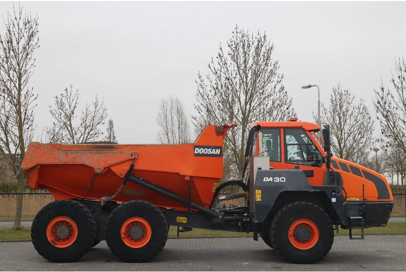 Doosan DA 30 | TAILGATE | AIRCO | GOOD CONDITION - Kiepwagen met knikbesturing: afbeelding 4 Doosan DA 30 | TAILGATE | AIRCO | GOOD CONDITION - Kiepwagen met knikbesturing: afbeelding 4