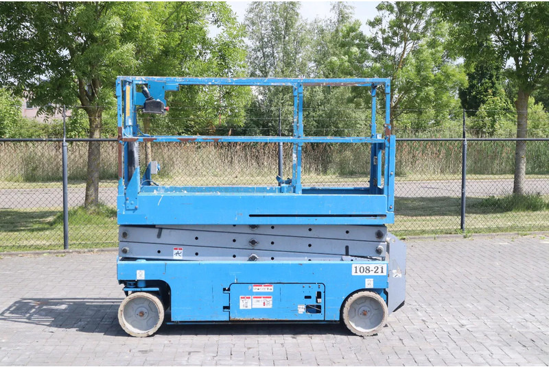 Genie GS-2032 | 8 METER | 363 KG - Schaarlift: afbeelding 1 Genie GS-2032 | 8 METER | 363 KG - Schaarlift: afbeelding 1
