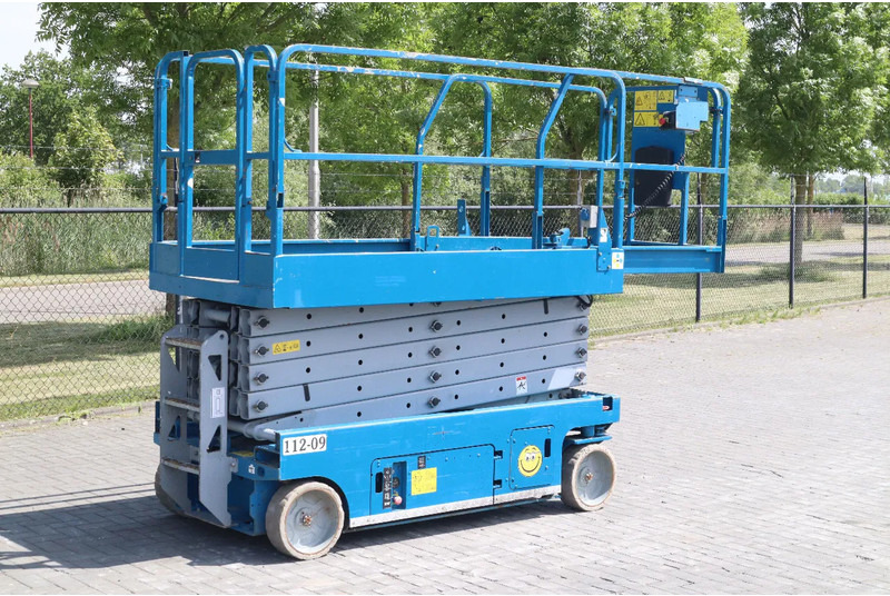 Genie GS-3246 | 12 METER | 318 KG - Schaarlift: afbeelding 5 Genie GS-3246 | 12 METER | 318 KG - Schaarlift: afbeelding 5