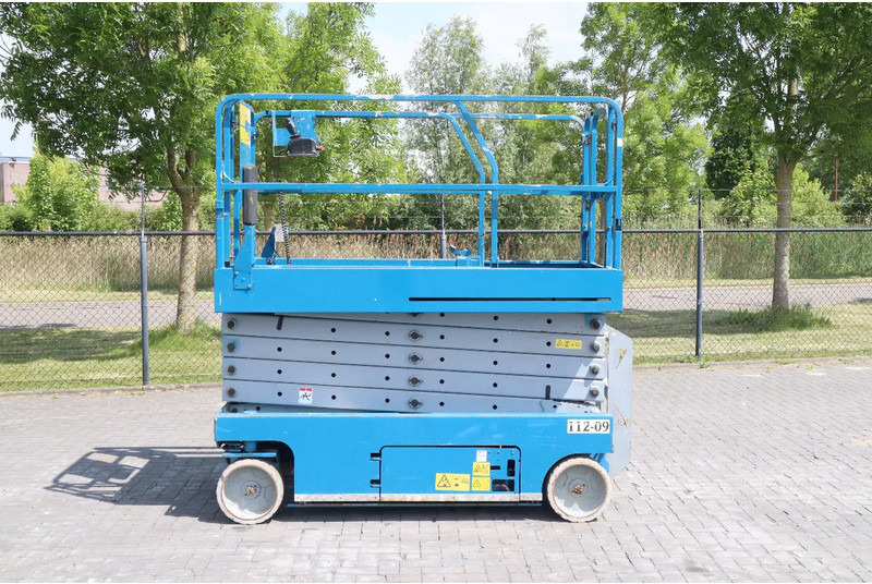 Genie GS-3246 | 12 METER | 318 KG - Schaarlift: afbeelding 1 Genie GS-3246 | 12 METER | 318 KG - Schaarlift: afbeelding 1