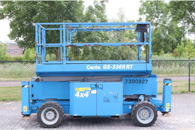 Genie GS-3369 RT | 12 METER | ROUGH TERRAIN - Schaarlift: afbeelding 4 Genie GS-3369 RT | 12 METER | ROUGH TERRAIN - Schaarlift: afbeelding 4
