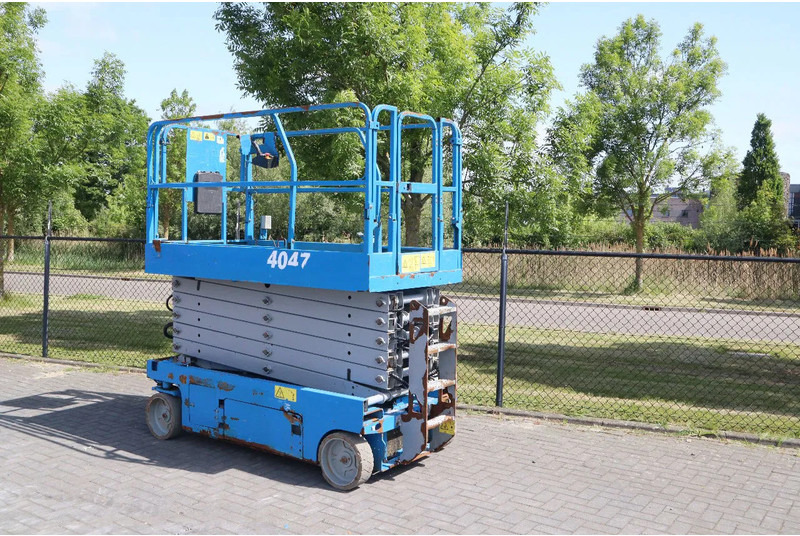 Genie GS-4047 | 14 METER | 350 KG - Schaarlift: afbeelding 2 Genie GS-4047 | 14 METER | 350 KG - Schaarlift: afbeelding 2