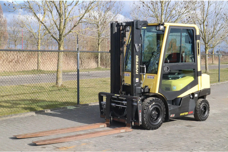 Hyster H2.5 A | BOOM SUSPENSION | SIDESHIFT | FORK EXTENTIONS | FORK POSITIONERS - Diesel heftruck: afbeelding 2 Hyster H2.5 A | BOOM SUSPENSION | SIDESHIFT | FORK EXTENTIONS | FORK POSITIONERS - Diesel heftruck: afbeelding 2