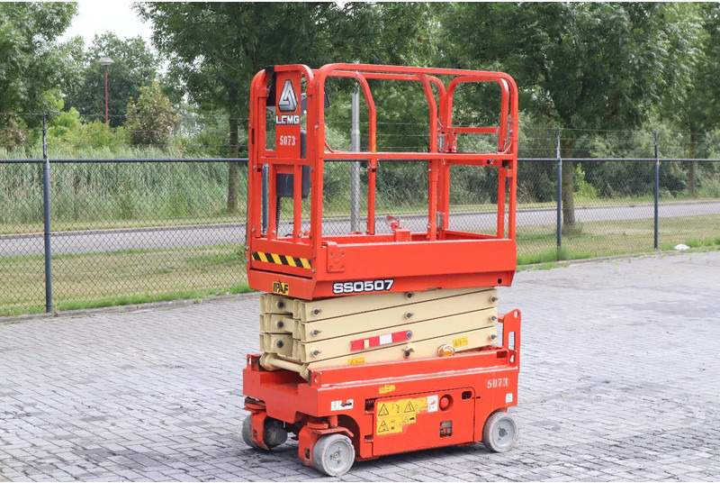 LGMG AS0507 | 6.3 METER | 230 KG | GS-1330 | ES1330 - Schaarlift: afbeelding 3 LGMG AS0507 | 6.3 METER | 230 KG | GS-1330 | ES1330 - Schaarlift: afbeelding 3