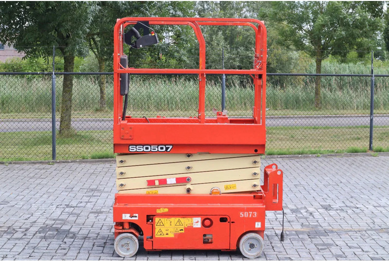 LGMG SS0507 | 6.3 METER | 230 KG | GS-1330 | ES1330 - Schaarlift: afbeelding 1 LGMG SS0507 | 6.3 METER | 230 KG | GS-1330 | ES1330 - Schaarlift: afbeelding 1