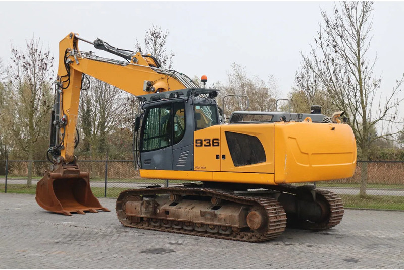 Liebherr R936 NLC | STRAIGHT BOOM | MAGNET GEN | OILQUICK - Rupsgraafmachine: afbeelding 3 Liebherr R936 NLC | STRAIGHT BOOM | MAGNET GEN | OILQUICK - Rupsgraafmachine: afbeelding 3