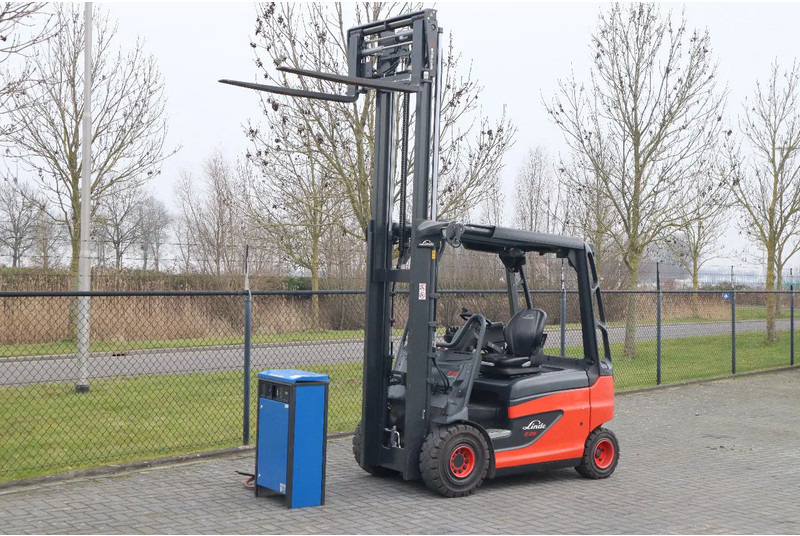 Linde E25 R-01 ROADSTER | DEMO | SIDESHIFT | FORK SPREADERS - Elektrische heftruck: afbeelding 2 Linde E25 R-01 ROADSTER | DEMO | SIDESHIFT | FORK SPREADERS - Elektrische heftruck: afbeelding 2